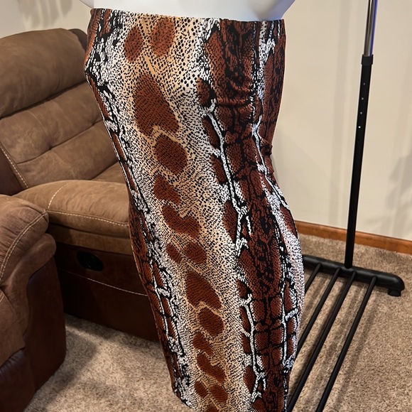 BodyCon Strapless Animal Print Dress - Picture 3 of 3